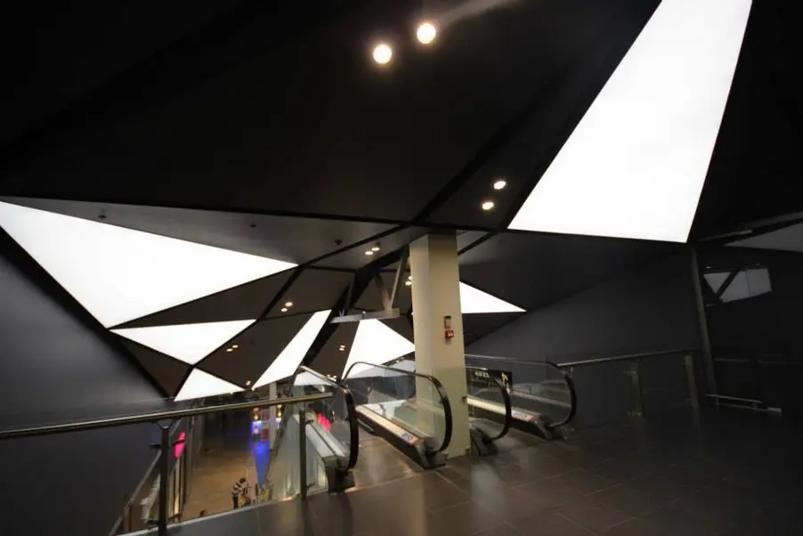 Потолки натяжные