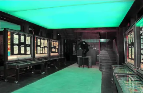 Цветные натяжные потолки