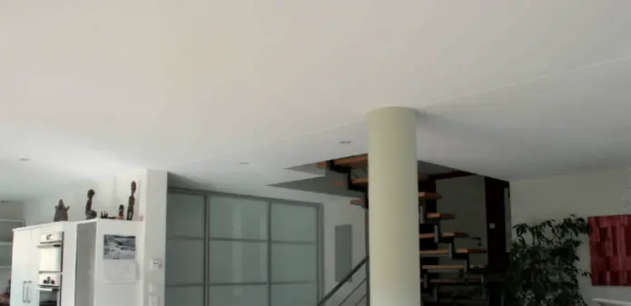 Натяжные потолки в гостинице и ресторане