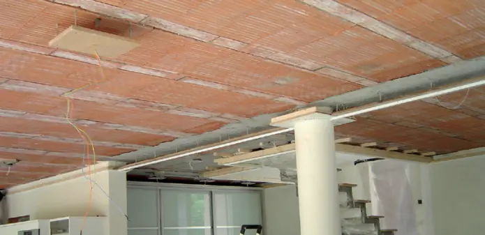 Натяжные потолки в гостинице