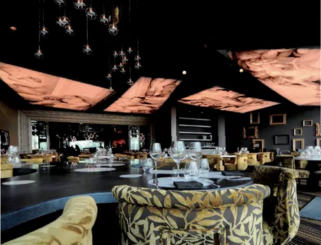 Натяжные потолки в кафе